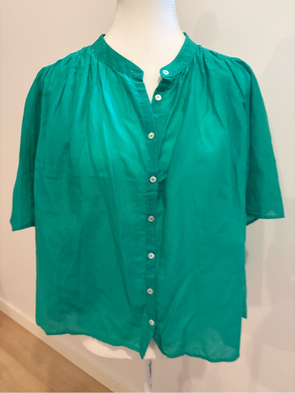 XiRENA Teal-Green Button Front Blouse